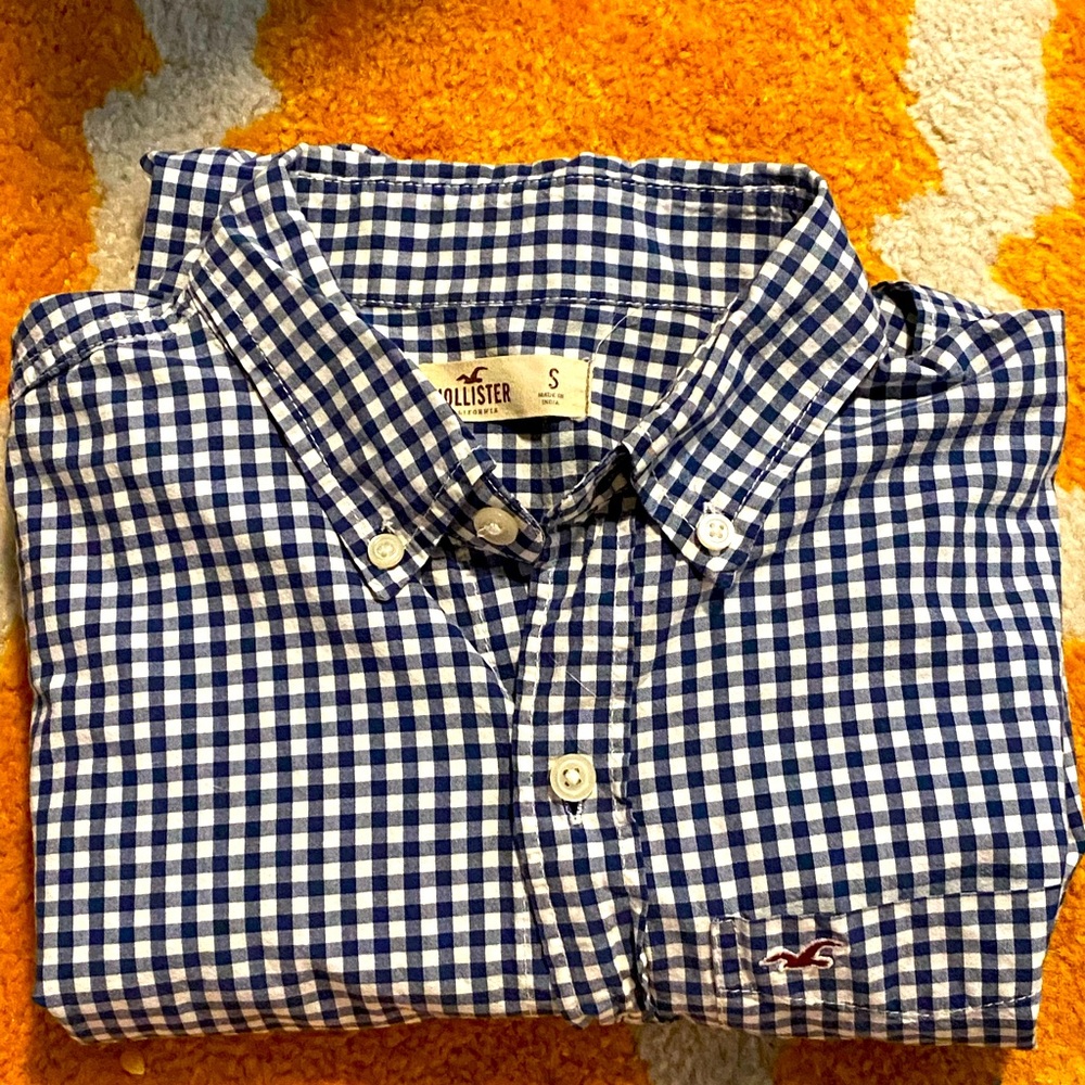 Men’s Hollister button down